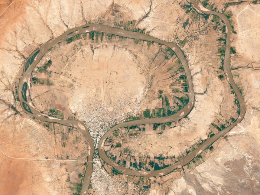 Luuq, Somalia rests in a large oxbow in the Jubba River, and is currently a haven for hundreds of Somaliaâ€™s â€œinternally displaced personsâ€. Image Â© Planet Labs. Used with Permission.